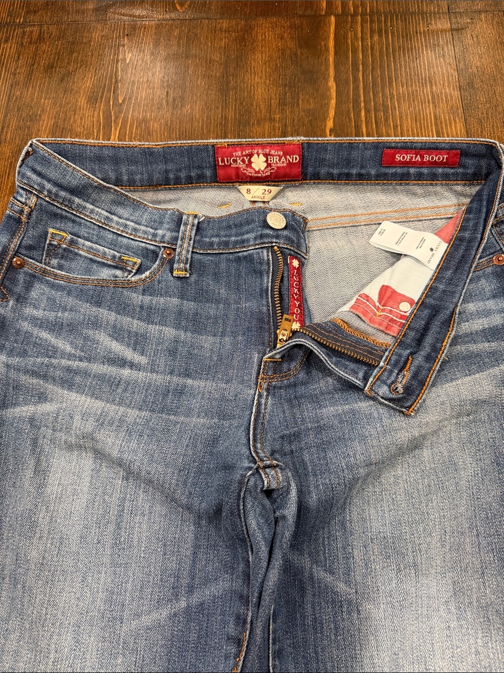 Lucky Brand Bootcut Jeans in Light Blue Wash